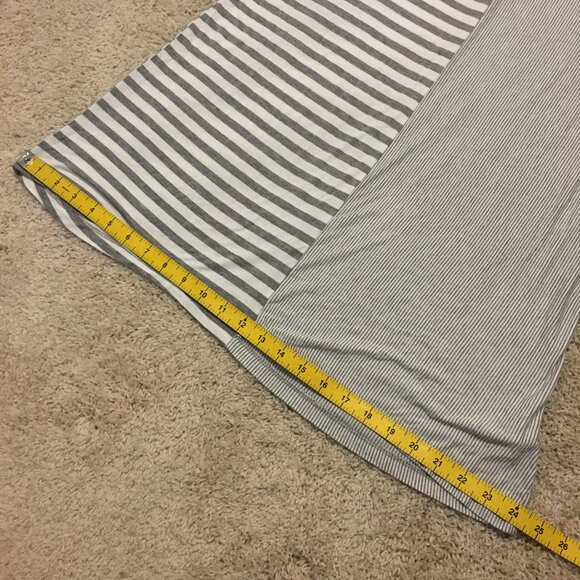 Cable & Gauge Grey and White Long Striped Eclectic A-line Tank Top - Picture 11 of 13